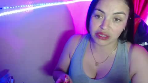 Snapshot of maitte_22 chatting on 12/27/24, 03:20 Hello friends Im on another account online show from 12/27/24, 03:20