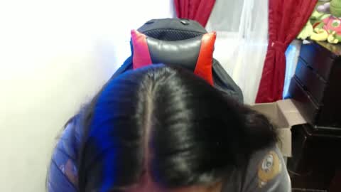 Snapshot of maitte_22 chatting on 01/11/25, 04:38 Hello friends Im on another account online show from 01/11/25, 04:38