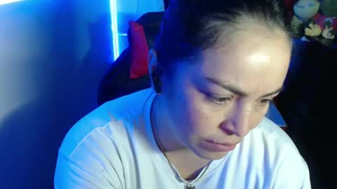 Snapshot of maitte_22 chatting on 01/16/25, 01:48 Hello friends Im on another account online show from 01/16/25, 01:48