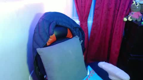 Snapshot of maitte_22 chatting on 02/13/25, 05:16 Hello friends Im on another account online show from 02/13/25, 05:16