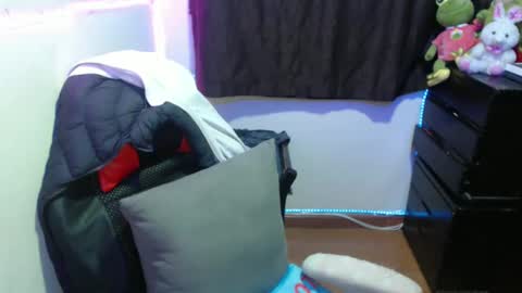 Snapshot of maitte_22 chatting on 03/02/25, 03:24 Hello friends Im on another account online show from 03/02/25, 03:24