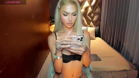 Patty Grey online show from 10/21/25, 07:20