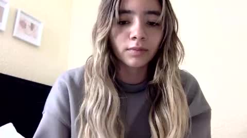 majo_gomezz online show from 04/03/26, 02:42