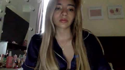 majo_gomezz online show from 04/23/26, 10:23