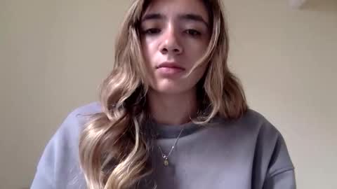 majo_gomezz online show from 05/27/26, 03:42