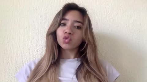 majo_gomezz online show from 06/10/26, 04:50