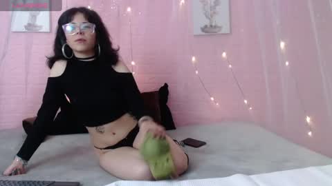 Mei  online show from 05/19/26, 01:56