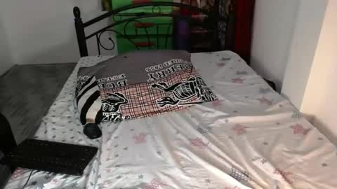 makelove2mebb online show from 12/27/24, 12:29