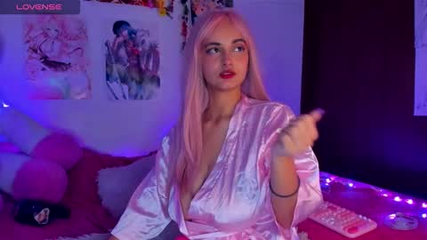 Snapshot of maki_sins chatting on 10/20/25, 04:24 Maki Sins online show from 10/20/25, 04:24