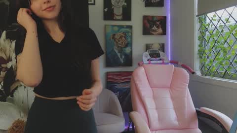 Snapshot of makiyahbelle2 chatting on 09/18/25, 07:10 MakiyahBelle online show from 09/18/25, 07:10