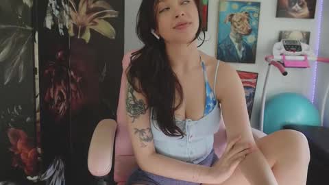 Snapshot of makiyahbelle2 chatting on 12/03/25, 06:54 MakiyahBelle online show from 12/03/25, 06:54