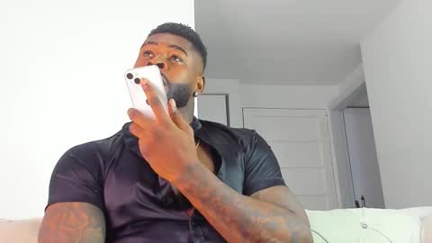 Makonnen online show from 11/03/25, 04:14