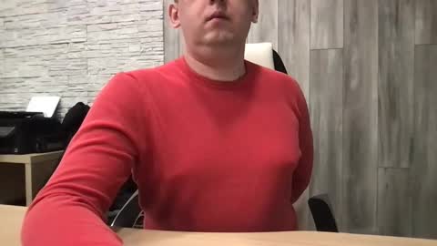 Snapshot of maks199402 chatting on 02/16/26, 10:00 maksoffice online show from 02/16/26, 10:00