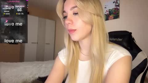 maksisisia online show from 10/24/25, 10:06