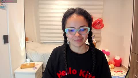 Snapshot of mal_norma chatting on 12/18/25, 05:46 Mal Norma online show from 12/18/25, 05:46