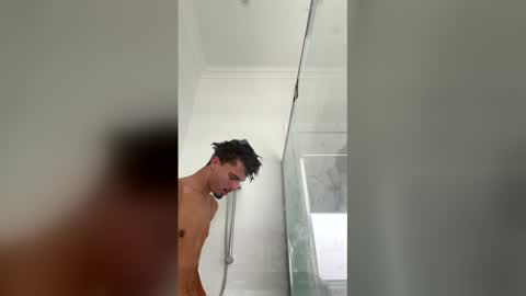 malakiloves online show from 04/27/26, 03:48