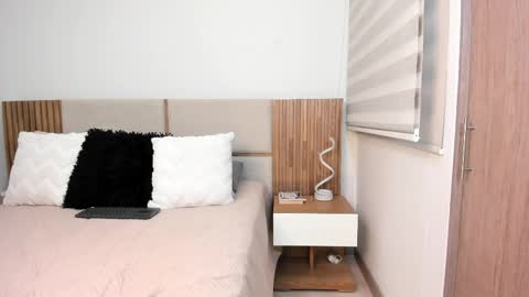 Maleja Diaz online show from 04/15/26, 07:58