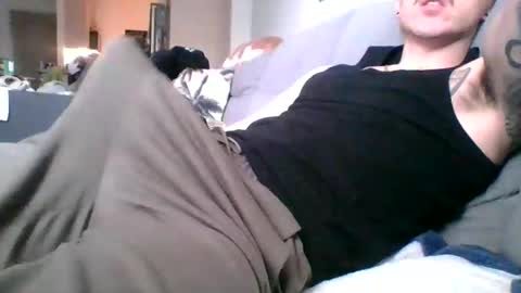 Snapshot of malemuscle11 chatting on 12/19/24, 04:24 Men online show from 12/19/24, 04:24