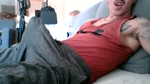 Snapshot of malemuscle11 chatting on 02/05/25, 03:31 Men online show from 02/05/25, 03:31