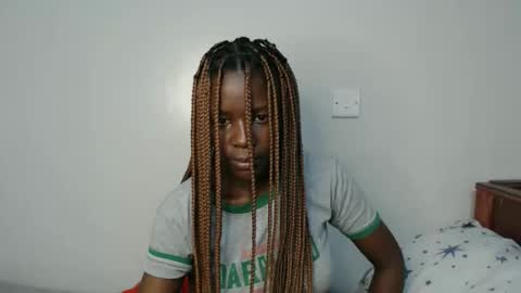 Snapshot of malia_latifa chatting on 10/29/25, 01:57 lati online show from 10/29/25, 01:57