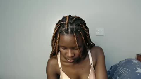 Snapshot of malia_latifa chatting on 10/30/25, 02:02 lati online show from 10/30/25, 02:02