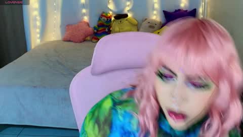 maliciaxpoison online show from 05/17/26, 04:43