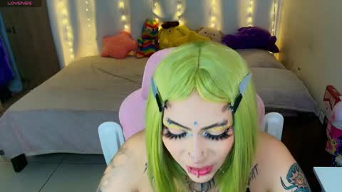 maliciaxpoison online show from 05/18/26, 01:13