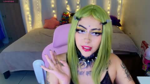 maliciaxpoison online show from 05/18/26, 04:07