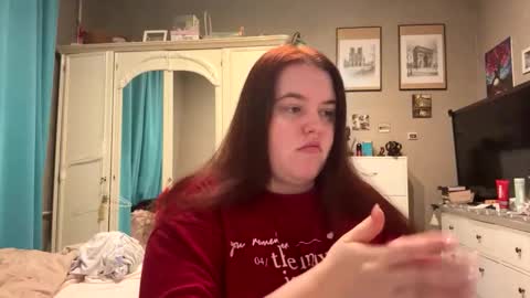 Snapshot of maliibooo chatting on 11/21/25, 05:44 SCARLET online show from 11/21/25, 05:44