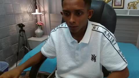 malik20_ online show from 04/29/26, 02:21