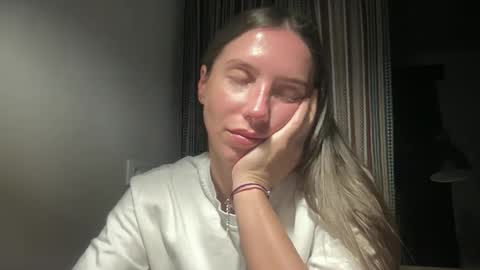 malina568708 online show from 10/15/25, 08:09