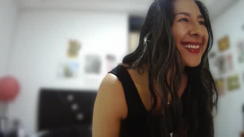 Snapshot of malishka_fox chatting on 11/16/25, 02:39 Malishka online show from 11/16/25, 02:39