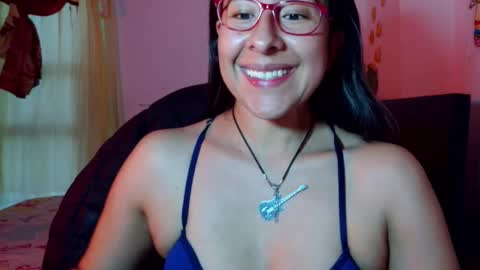 Snapshot of malishka_fox chatting on 12/14/25, 11:09 Malishka online show from 12/14/25, 11:09