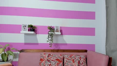 Snapshot of malka_burning chatting on 02/01/25, 02:37 Malka online show from 02/01/25, 02:37