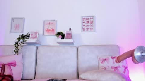 Snapshot of malka_burning chatting on 10/15/25, 07:36 Malka online show from 10/15/25, 07:36