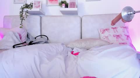 Snapshot of malka_burning chatting on 10/20/25, 08:09 Malka online show from 10/20/25, 08:09