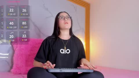 Malka Milan  online show from 12/02/25, 03:23