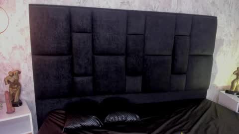 mallory_dietlinde online show from 02/14/25, 07:28