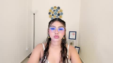 Snapshot of mallory_lee1 chatting on 05/06/26, 11:59 mallory online show from 05/06/26, 11:59