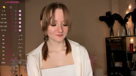 Snapshot of mallorygray chatting on 03/26/26, 03:50 Lilit online show from 03/26/26, 03:50