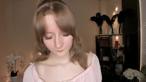 Snapshot of mallorygray chatting on 04/04/26, 04:04 Lilit online show from 04/04/26, 04:04