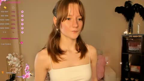 Snapshot of mallorygray chatting on 04/15/26, 04:14 Lilit online show from 04/15/26, 04:14