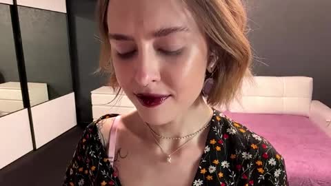 Nicole online show from 04/08/26, 07:41