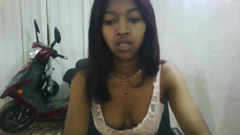 Malluna online show from 04/25/26, 04:59