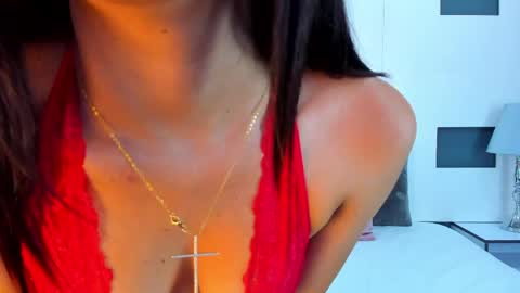 Snapshot of malori_velvet chatting on 04/11/26, 12:09 MALORI online show from 04/11/26, 12:09