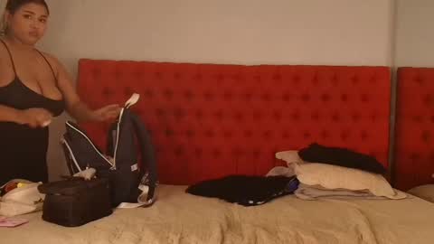 Lory  online show from 04/11/26, 07:07