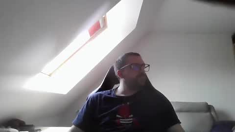 breton online show from 04/12/26, 08:52