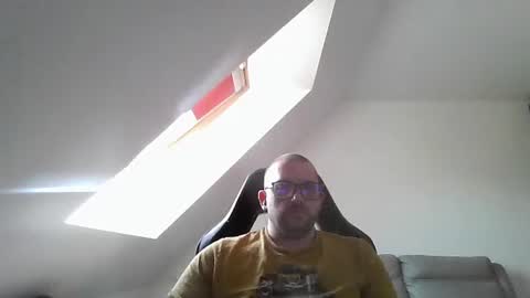 breton online show from 04/19/26, 06:32