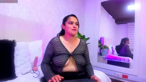 Snapshot of malurivers chatting on 04/10/26, 03:45 Milu online show from 04/10/26, 03:45