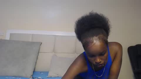 Snapshot of mamaapussy chatting on 02/11/25, 12:37 mamaa online show from 02/11/25, 12:37